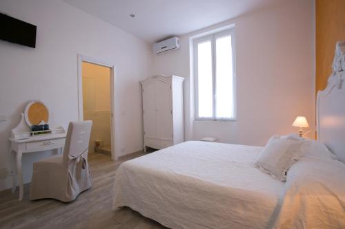 Colosseo Apartments and Rooms - Rome City Centre - image 11