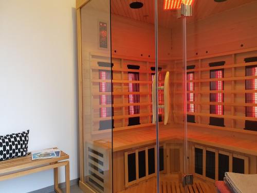 Sauna, Odenwald-Lodge mit Infrarotsauna und E-Ladestation "Haus Purpur" in Reichelsheim (Odenwald)