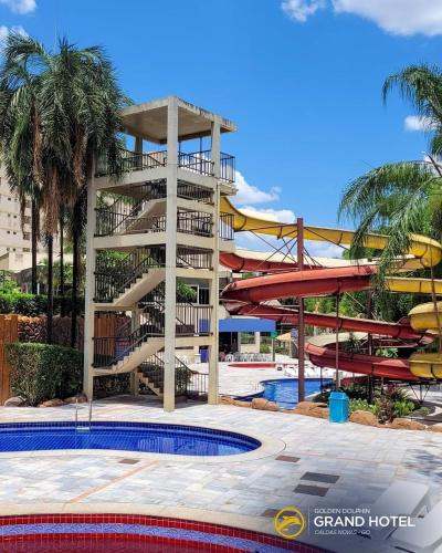 Golden Dolphin Grand Hotel piscinas 24 hs MP – khách sạn tại Vila Franca