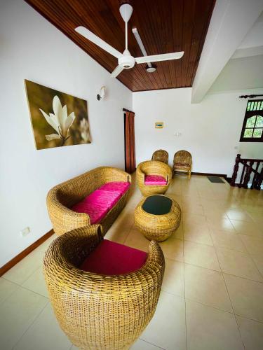 المرافق, Elegant Stays Bungalow in Katugastota