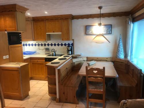 Appartement cosy à Courchevel 1850 avec accès direct aux pistes - FR-1-514-11 - Location saisonnière - Courchevel