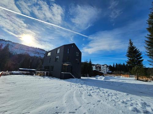 Double room with Balcony Transalpina Ski Resort - DBL1 in Obârşia Lotrului