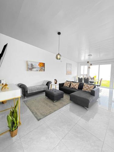 Modern Retreat in Jucuaran