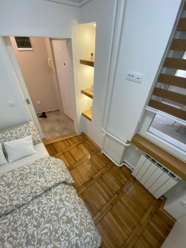 One-Bedroom Apartment image 10
