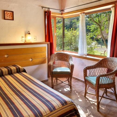 2 bedrooms, 5 beds