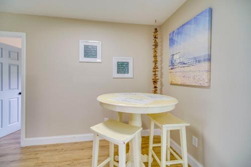 Sebastian Apartment with Porch Near Golf and Beaches! in Sebastian, USA