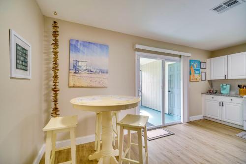 Sebastian Apartment with Porch Near Golf and Beaches! in Sebastian, USA