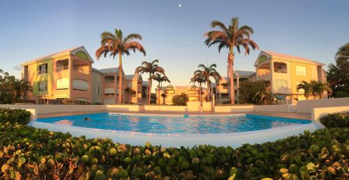 Vista Exterior, T3 Front de mer vue imprenable sur lagon avec Piscine Eden Blue Ste Anne Cuve tampon in Sainte Anne