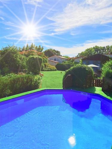 Ancien Chais, aire de loisirs avec piscine gîte à louer La Revêtizon