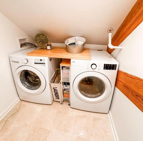 Light filled zen 3BR Penthouse - 7 min to Westport detail