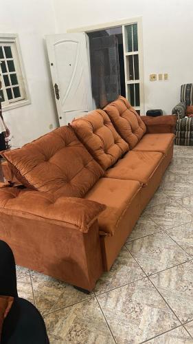 Casa com piscina para 18 pessoas, wi-fi 3 quartos 4 banheiros estacionamento interno churrasqueira e forno de pizza 230m2 de área constuida aceita pets Casa com piscina para 18 pessoas, wi-fi 3 quartos 4 banheiros estacionamento interno churrasqueira e forno de pizza 230m2 de área constuida aceita pets