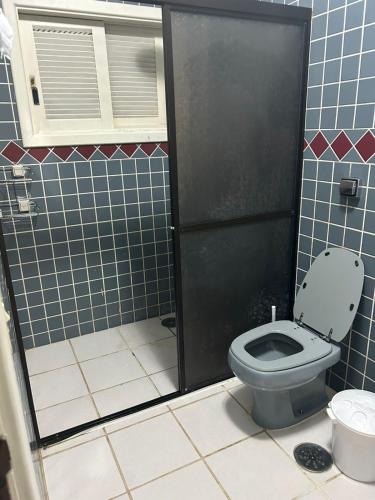 Casa com piscina para 18 pessoas, wi-fi 3 quartos 4 banheiros estacionamento interno churrasqueira e forno de pizza 230m2 de área constuida aceita pets Casa com piscina para 18 pessoas, wi-fi 3 quartos 4 banheiros estacionamento interno churrasqueira e forno de pizza 230m2 de área constuida aceita pets
