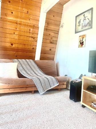 Modern and Private Cabin in the Woods Modern and Private Cabin in the Woods