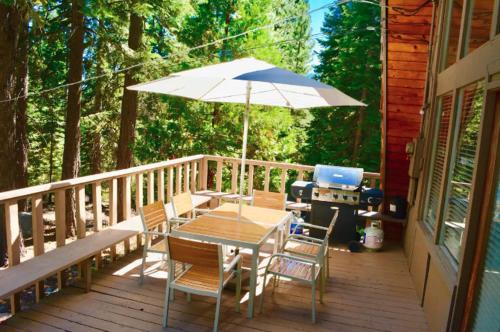 Modern and Private Cabin in the Woods Modern and Private Cabin in the Woods