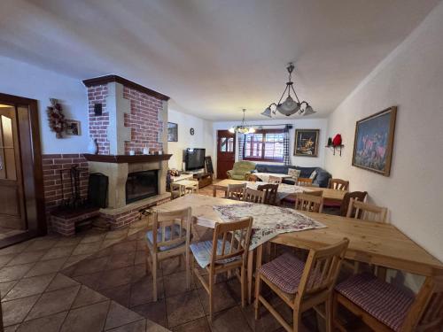 Zázrivský Dvor - Chata Magura, Wellness, Self Check-In, 6 bedrooms, 4 bathrooms (Zazrivsky Dvor - Chata Magura, Wellness, Self Check-In, 6 bedrooms, 4 bathrooms) in Zazriva