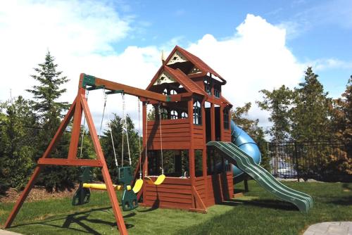 Loza house adirondack skydeck unit lake front in Plattsburgh