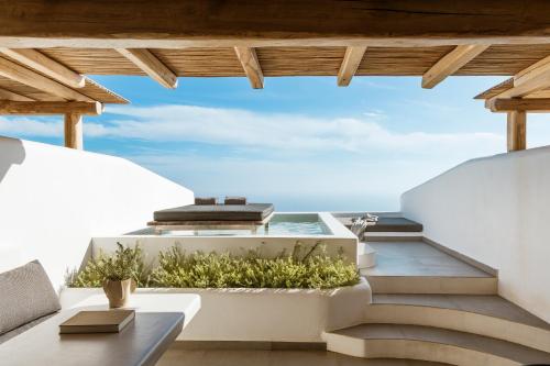 632610483 NĒRO Suites by NOMÉE Hospitality Group