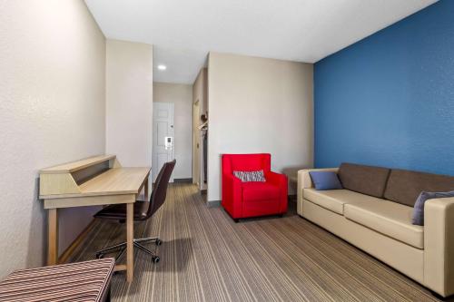 Country Inn & Suites By Radisson Houston IAH Airport-JFK Boulevard - image 10