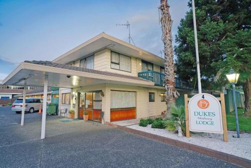 Dukes Midway Lodge, Auckland (photo 8)