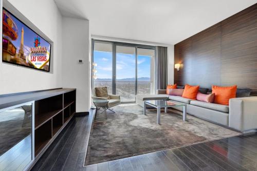 Lux Studio with Mountain Views, Pool and Casino Access, Las Vegas (photo 2)