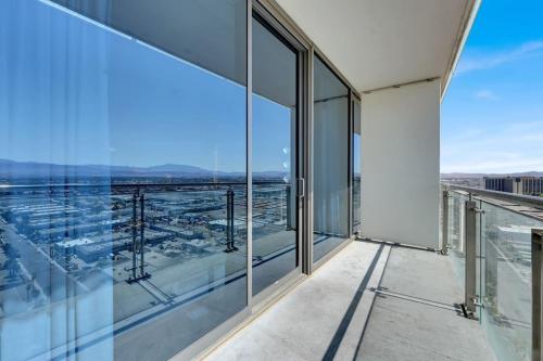Lux Studio with Mountain Views, Pool and Casino Access, Las Vegas (photo 8)