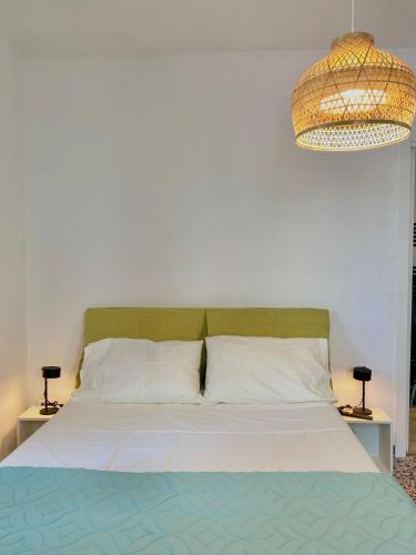 1 queen bed, 1 twin bed