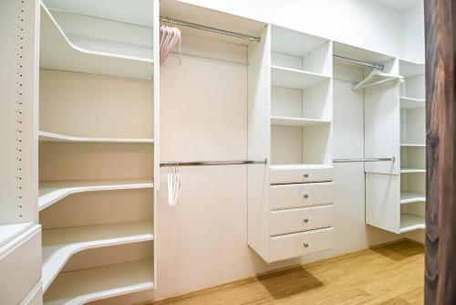 Midnight At The Oasis