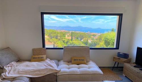 Panoramic sea view house