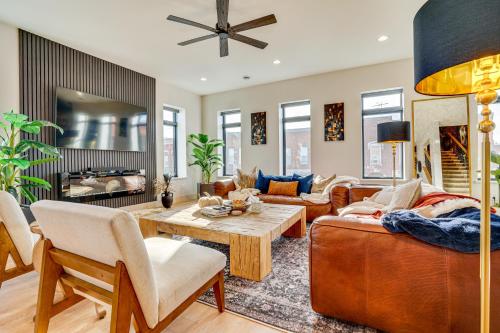1 Block to Lake City Marina: Condo w/ Rooftop Deck