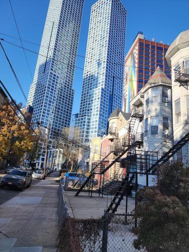 Magnolia Stay near New York City in เจอร์ซีย์ ซิตี้ (NJ)