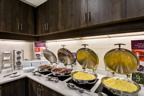 Residence Inn by Marriott Milwaukee North/Glendale - image 11