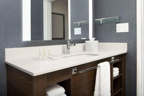 Residence Inn Doral Mall Area - image 10