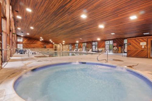Bonneville Hot Springs Resort & Spa - image 7