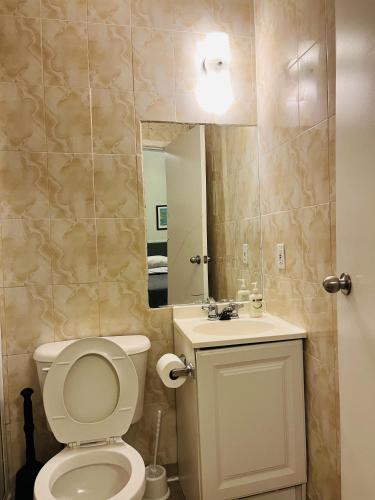 Deluxe Queen Suite image 6