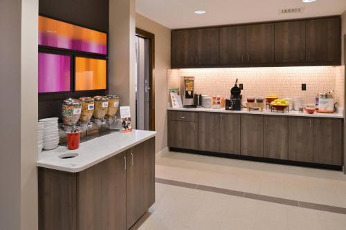 Residence Inn by Marriott East Lansing - image 11
