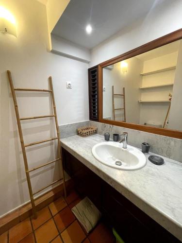 Studio Vue Mer avec Terrasse Profitez de Tartane en Martinique in ลา ทรินิตี้