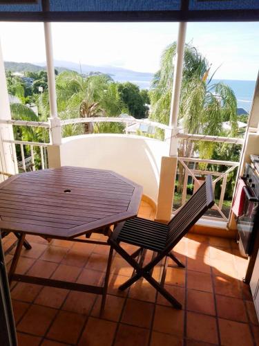 ระเบียง/ชานเรือน, Studio Vue Mer avec Terrasse Profitez de Tartane en Martinique in ลา ทรินิตี้