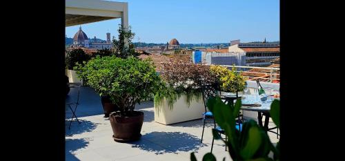 Caterina de' Medici luxury attic with terrace and parking, Florence (photo 7)