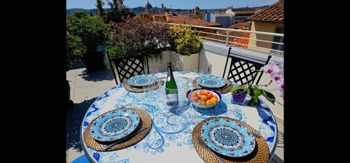 Caterina de' Medici luxury attic with terrace and parking, Florence (photo 8)