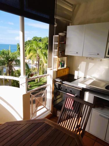 ห้องครัว, Studio Vue Mer avec Terrasse Profitez de Tartane en Martinique in ลา ทรินิตี้