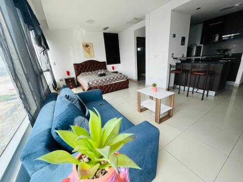 Moderna Suite - Parqueo - Piscina - CitySuites 1204
