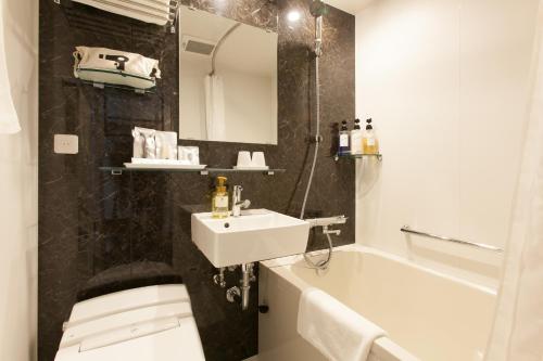 Double Room with Small Double Bed - Non-Smoking image 2