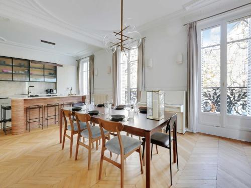 Luxury apt with balcony - 4BD 8P - Marais Bastille, Paříž