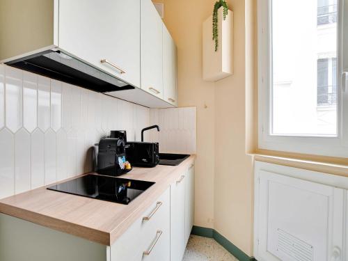 Modern flat 1 BDR 2P - Marais district - image 8