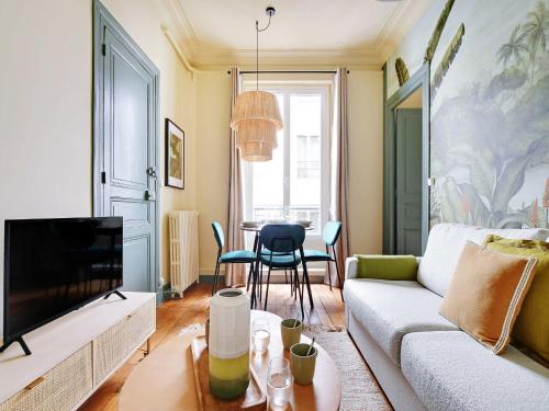 Modern flat 1 BDR 2P - Marais district - image 4