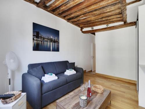 Superb studio - Rivoli Hotel de ville - Mobility lease, Paryż