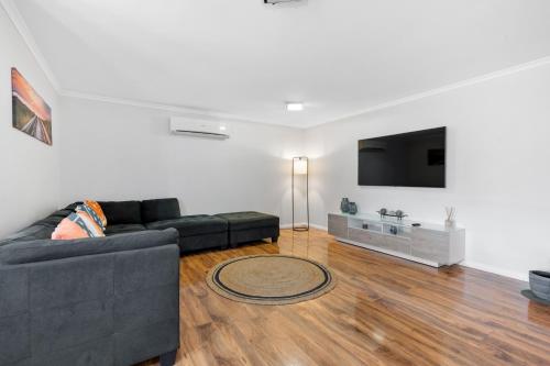 Közös társalgó / TV, Secluded oasis & inground pool near Kalgoorlie-Boulder repülőtér