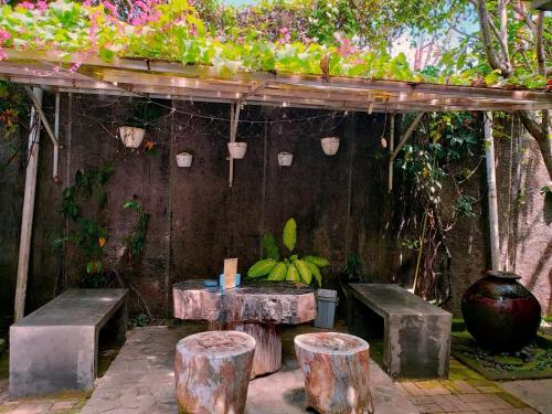 Shared lounge/TV area, Jeng Tini Guest House in Tanah Sereal