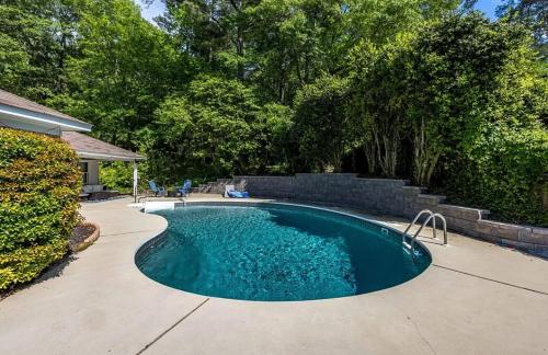 Ultimate Getaway with Pool and Games, Columbus (Foto 8)