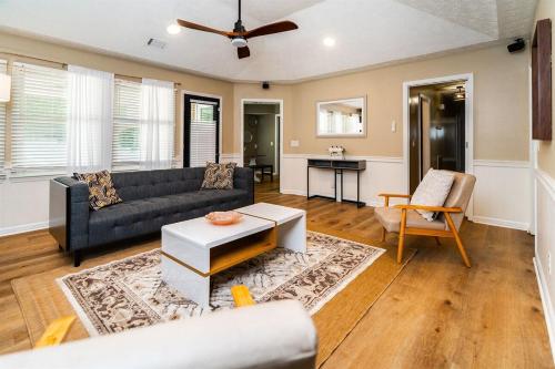 Ultimate Getaway with Pool and Games, Columbus (Foto 10)